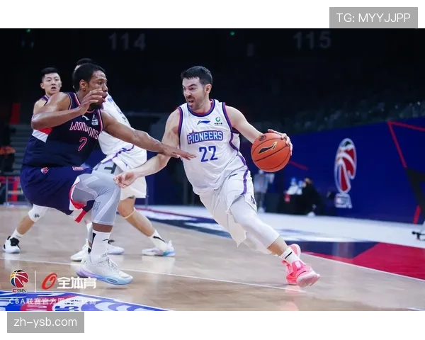 王牌与女武神对决中，维罗尼卡·伯顿贡献8次助攻5篮板